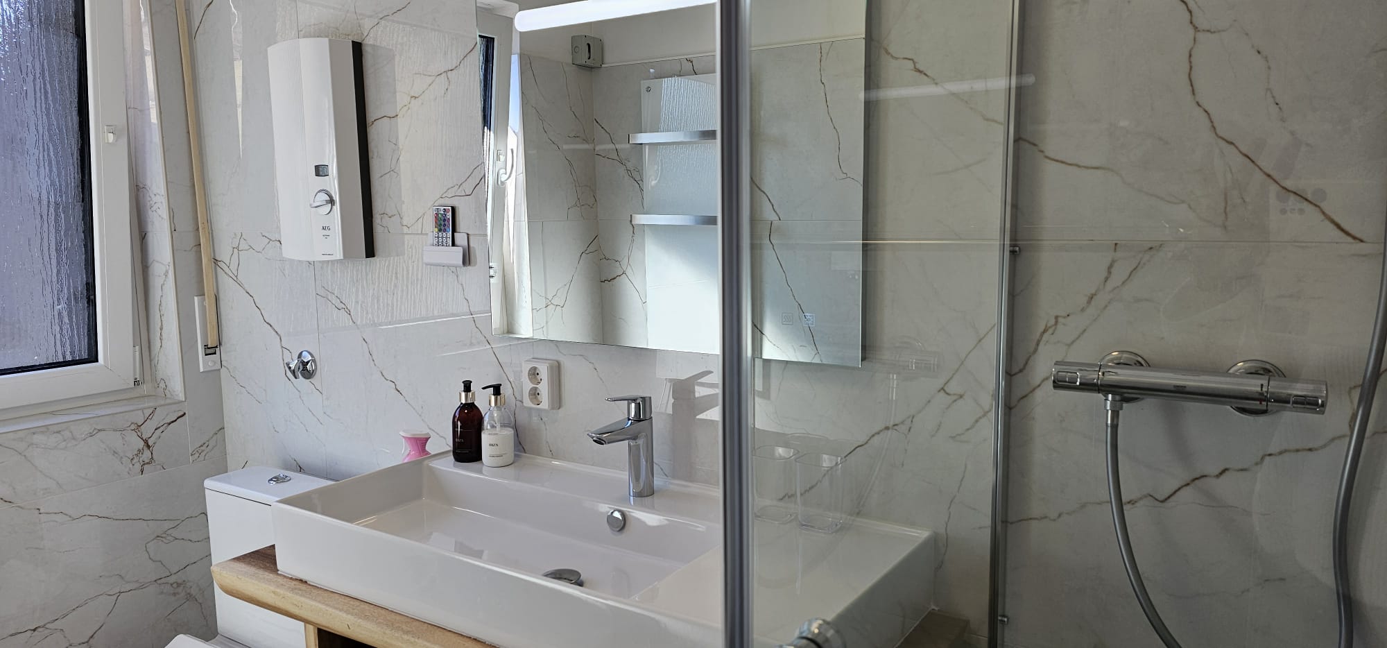 Luxe marmeren badkamer